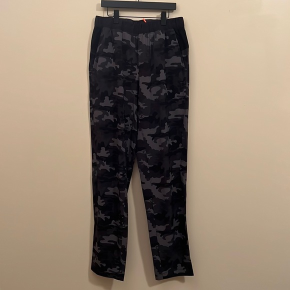 RARE Lululemon Men’s Precise Pant in Grey Camouflage - Picture 4 of 10